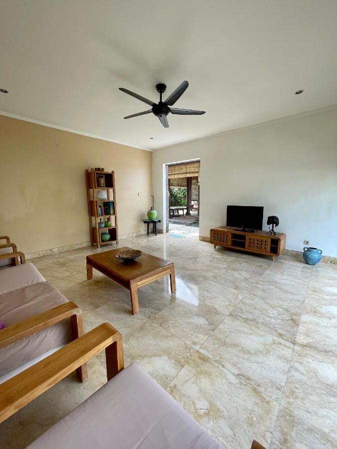 Private Suite In A Kids Friendly Big Shared Villa In Canggu 外观 照片