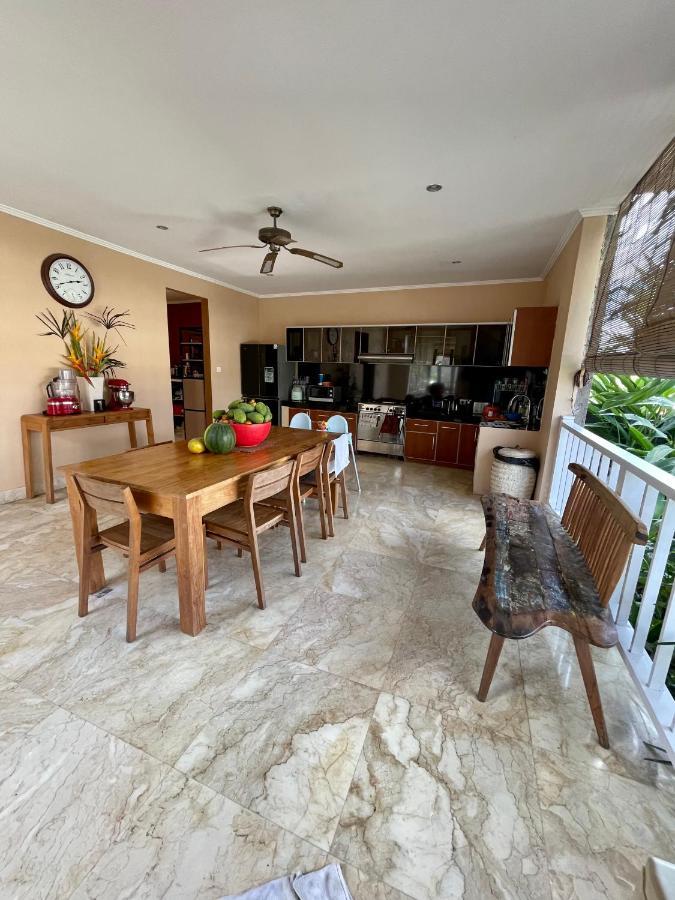 Private Suite In A Kids Friendly Big Shared Villa In Canggu 外观 照片
