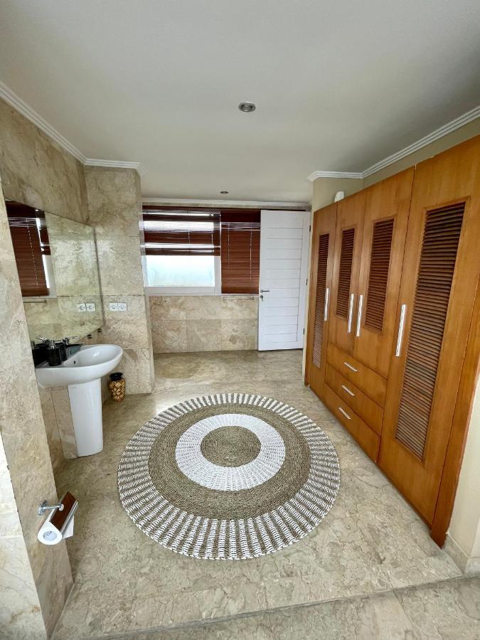 Private Suite In A Kids Friendly Big Shared Villa In Canggu 外观 照片